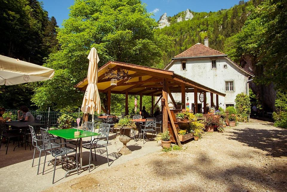 Restaurant Le Theusseret Hotel Goumois Екстериор снимка